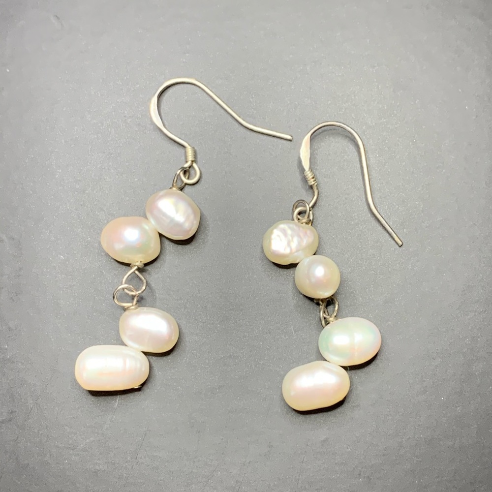 fresh water cultured pearl necklace